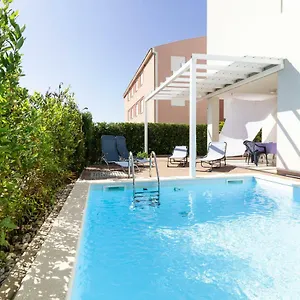 Samba With Private Pool Apartment Privlaka (Zadar)